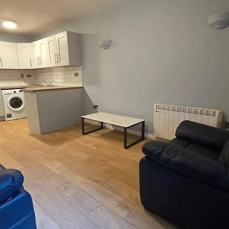Charming 2-bed, 1-bath Apartment, Apartament *