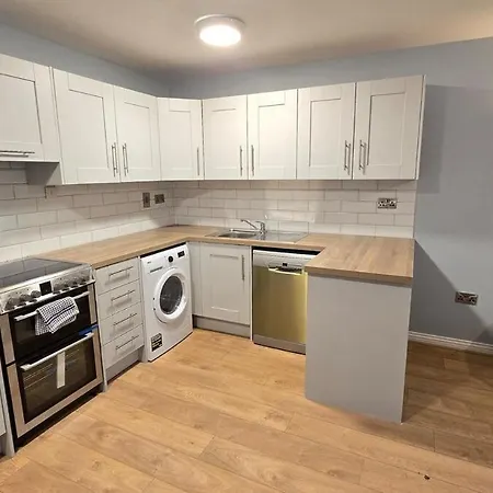 Charming 2-bed, 1-bath Apartment, *