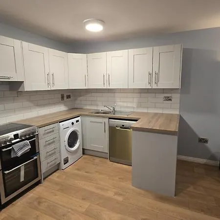 公寓 Charming 2-bed, 1-bath Apartment,