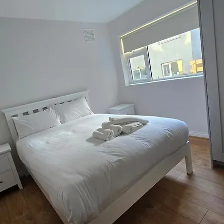 Charming 2-bed, 1-bath Apartment, Apartmán Galway