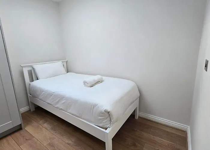 Charming 2-bed, 1-bath Apartment, 公寓 *