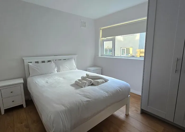 Charming 2-bed, 1-bath Apartment, 戈尔韦