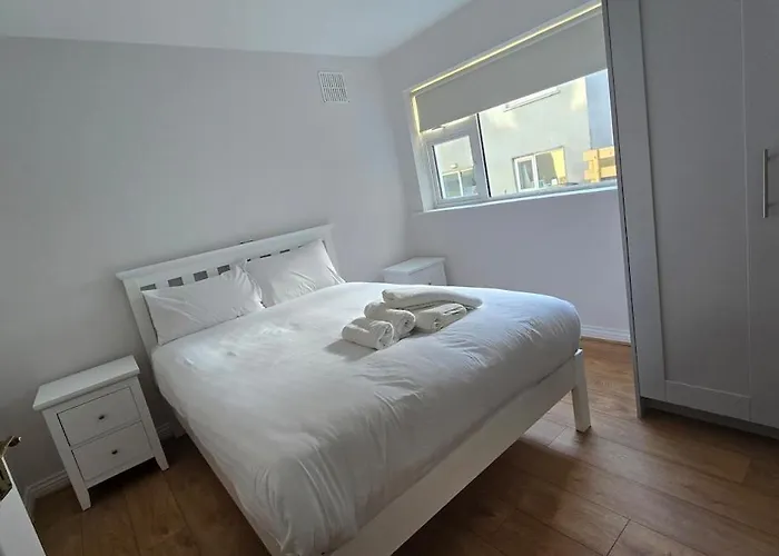 Charming 2-bed, 1-bath Apartment, Daire Galway